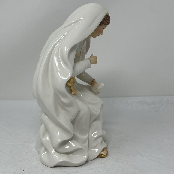 O'Well Porcelain Nativity Mary White with Gold Accents Replacement Large 8” - Picture 3 of 10